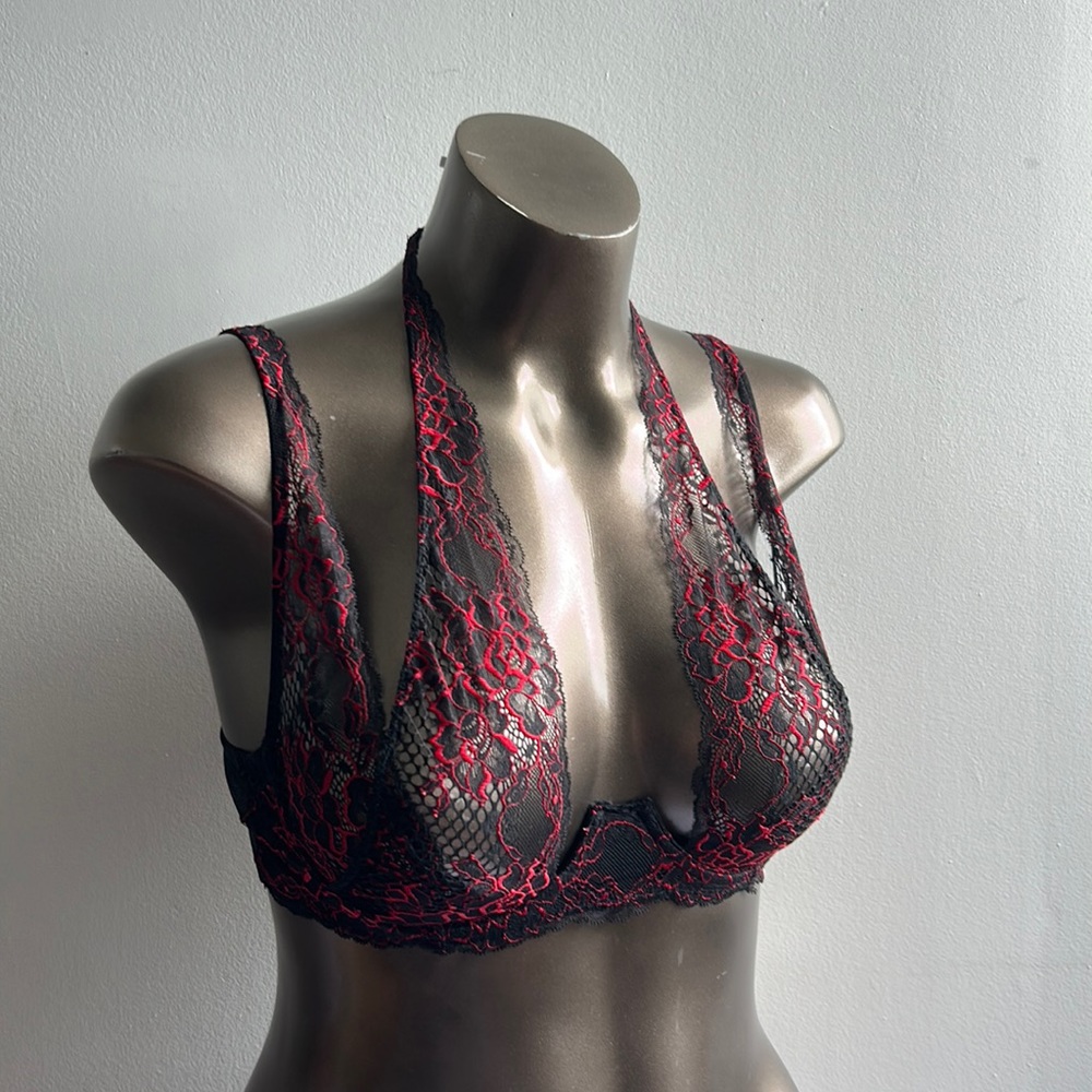 Red Halter Lace La Senza Bra XL .